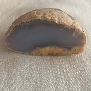 Agate natural stone Healing properties include harmony and rebalance NWT